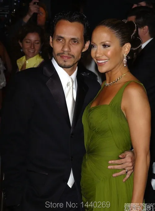 jennifer_lopez_olive_green_chiffon_draped_gown_at_the_2006_vanity_fair_oscar_party_4