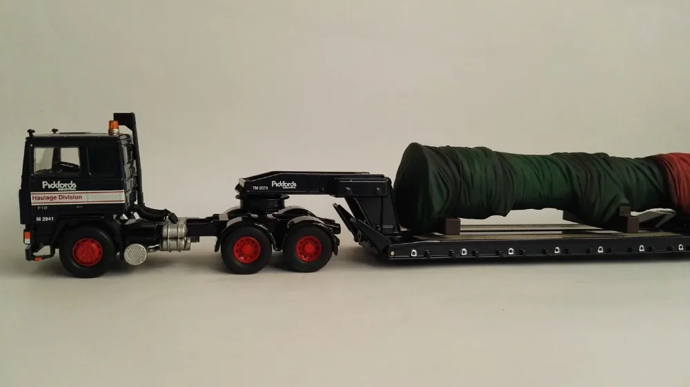 

CC15501 1:50 Volvo F12 5 Axle King Trailer with Load