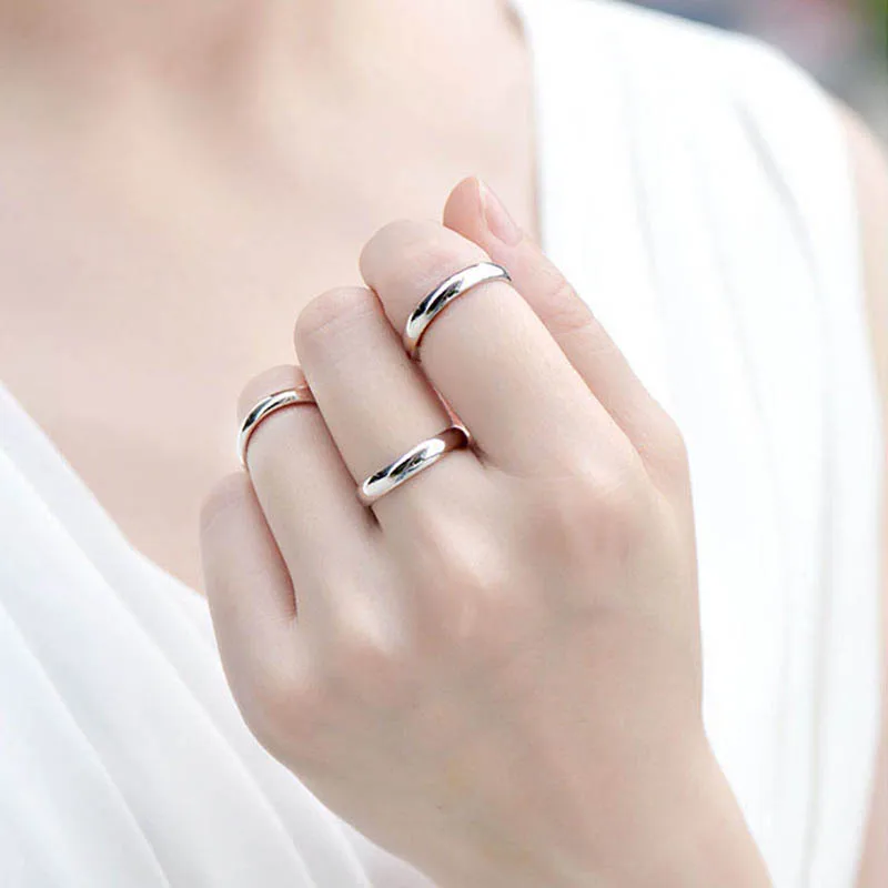 

1pcs Couples Women Men Rings Classic Titanium Steel Metal Ring Simple Style Smooth Solid Silver Color Lover Rings
