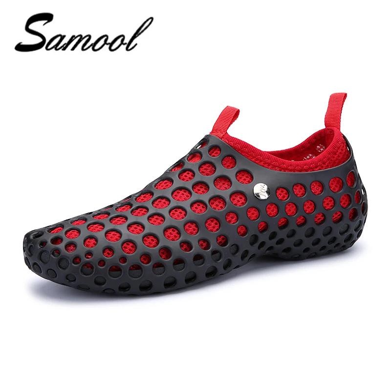 

2018 summer Lovers Hole Shoe men Sandals Hollow Outdoor Shoes Flat Casual Native breathable Shoes men Size36-44 xxz5
