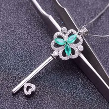 Натуральный зеленый изумруд драгоценный кулон S925 Серебряный натуральный драгоценный камень кулон Цепочки и ожерелья Модные клевера ключ женские вечерние ювелирные украшения