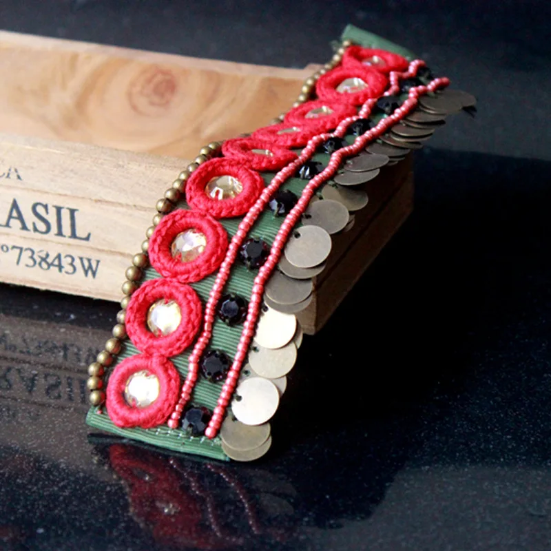 

Handmade red baeded jewelery tassel big shoulder brooch epaulet /epaulettes spikes/escapulario blazer accessories/pin badge