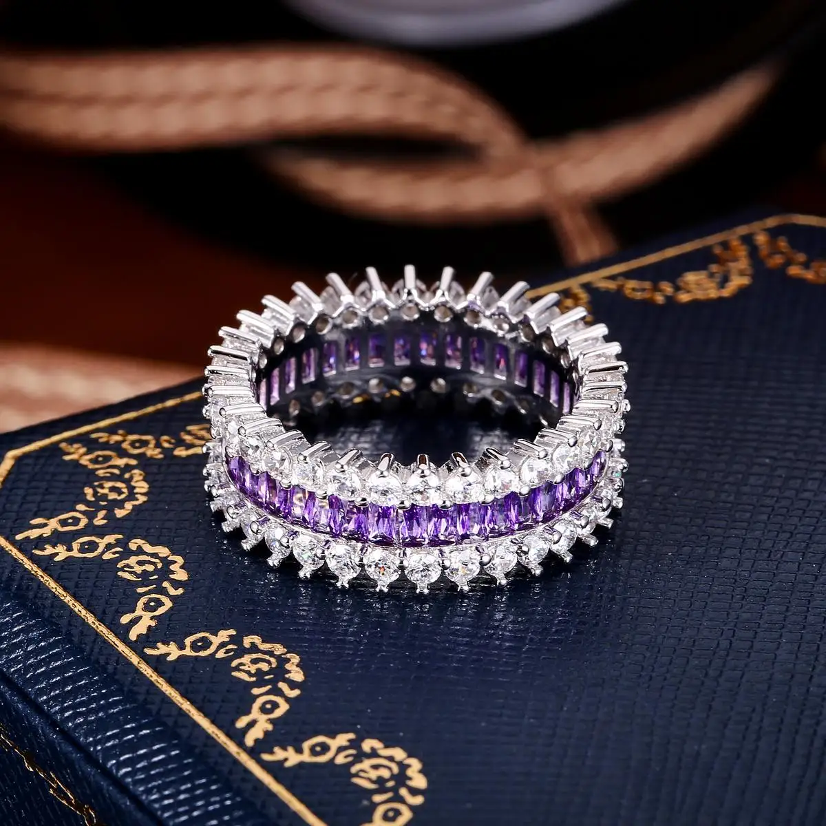 Чжэ вентилятор Фиолетовый Белый AAA CZ Jewelry Кольцо роскошные геометрический