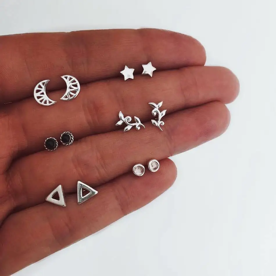 

Charm Woman Cute Moon Stars Stud Earrings Set ladies Minimalist Gothic Golden Alloy Heart Earring Female 2019 Fashion Jewelry
