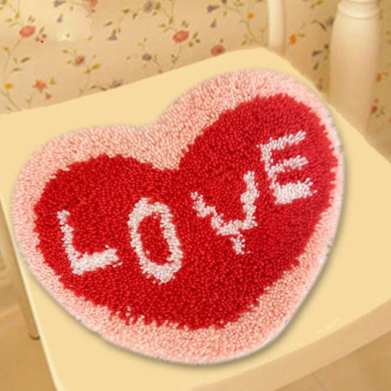 

Placemats "do it yourself" method of needlework kit latch hook rug kit Unfinshed Wool cross stitch cartoon Cute cartoon series