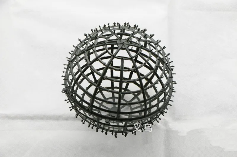 Tovární prodej! Smíšené velikosti Květinový míč rám DIY Svatební líbání koule Věnec rám Svatební dekorace v Festival & Party dodávky