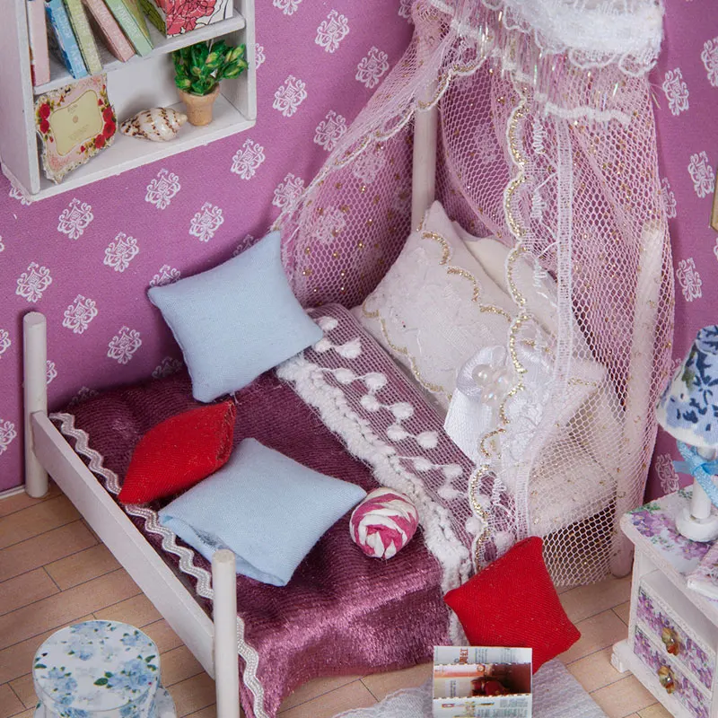 iiE CREATE 2018 New DIY Educational 3D Wooden Doll house miniature with LED+Furniture+cover Room for children Lover Gift (7)