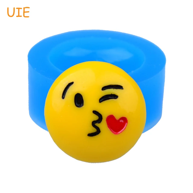 pyl574u 21 7mm face throwing a kiss emoji silicone mold emoticon