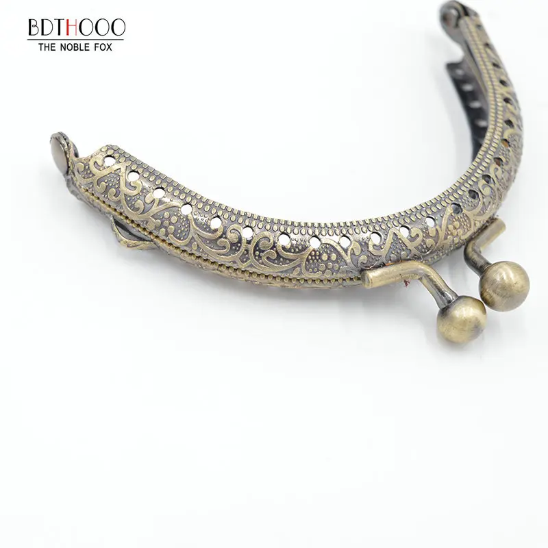 

8.5cm Round Metal Purse Frame Handle for Clutch Bag Handbag Accessories Making Kiss Clasp Lock Antique Bronze Tone Bags Hardware