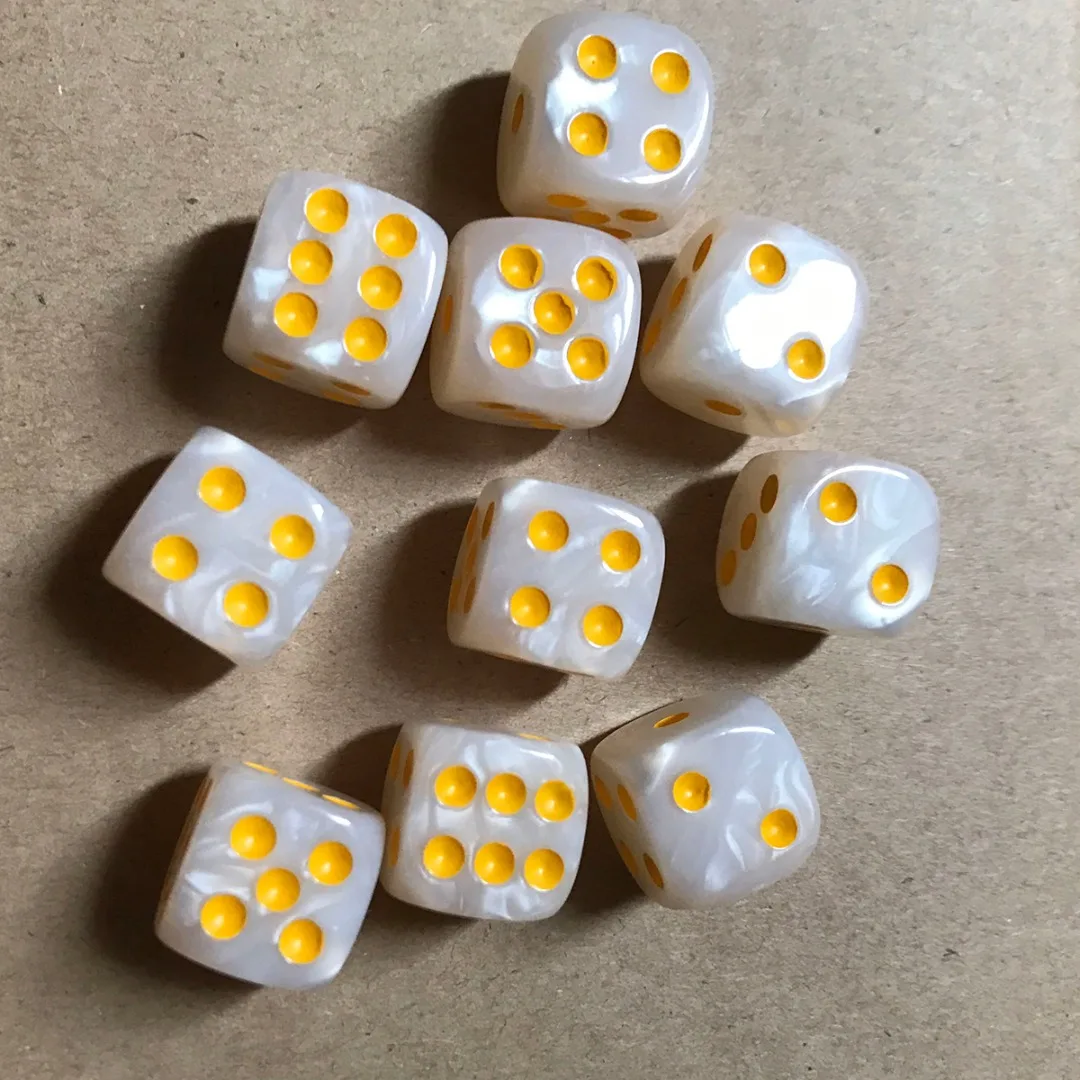 New 10Pcs/Set Round Corner Pearl Gem Dices 16mm Colorful 6 Sided Dice Playing Table Game Entertainment Supplies New 10Pcs/Set Round Corner Pearl Gem Dices 16mm Colorful 6 Sided Dice Playing Table Game Entertainment Supplies