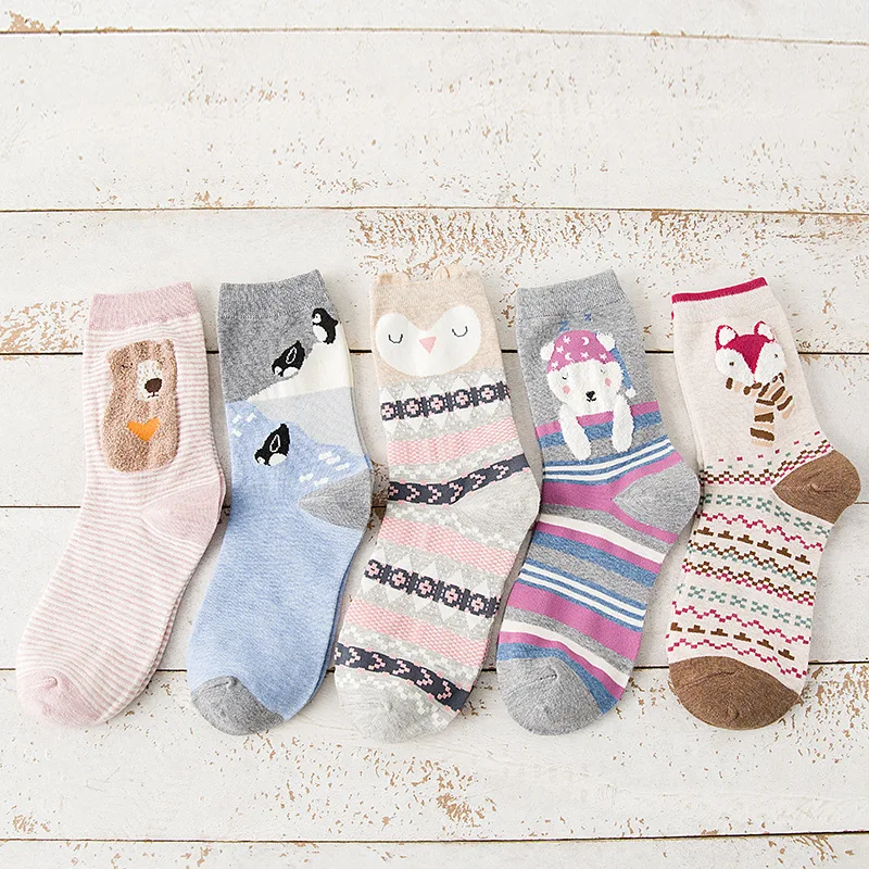

2018 winter new ladies solid socks comfortable cute Japanese cartoon feather yarn socks female cotton tube