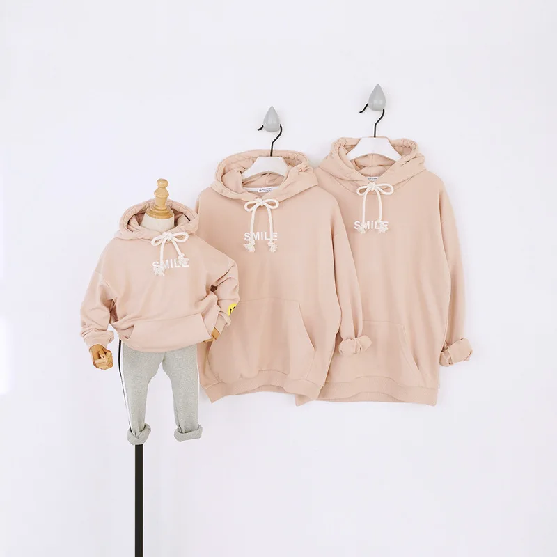 

Family Matching Clothes Warm Sweaters Family Clothes Matching Mother Dad Son Outfits Cotton Letter Print HoodieT Shirt CA834