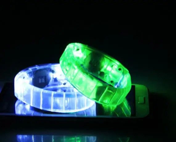比較 点滅ledライトアップブレスレット音音声起動光るフラッシュバングルクラブktvダンスパーティーコンサートgrandイベントグロー用品 商品が購入可能です Signature Johaness Com