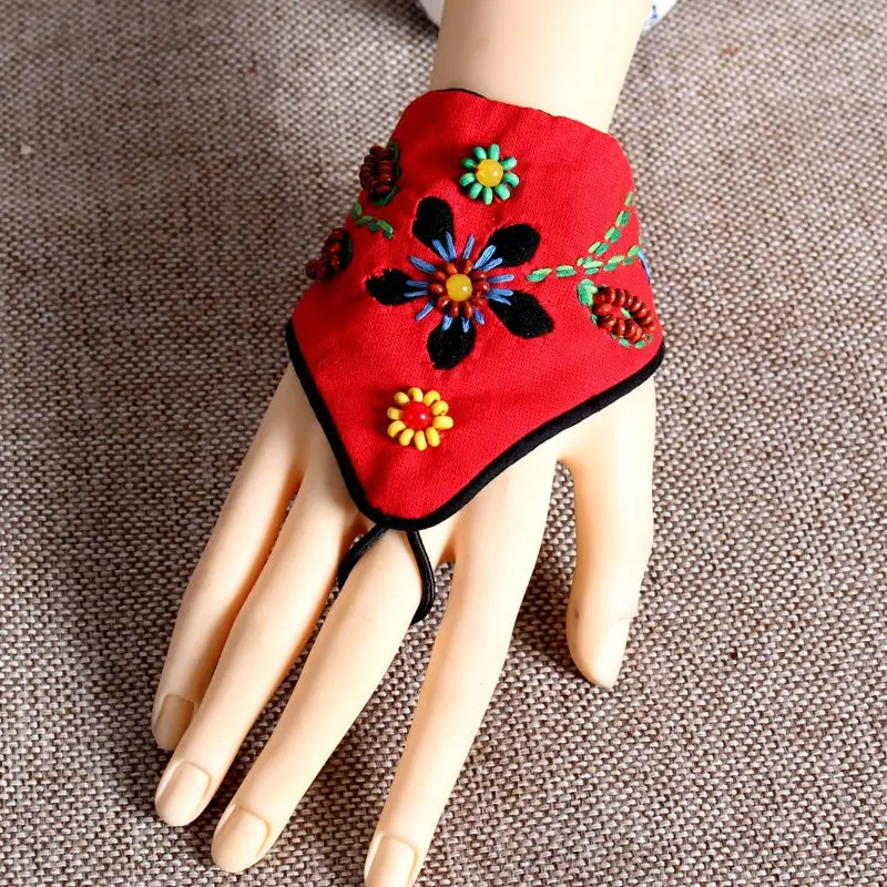 2019 этнический Ветер вышивка цветы перчатки без пальцев Мода Джокер браслет украшения для танцоров для женщин 10