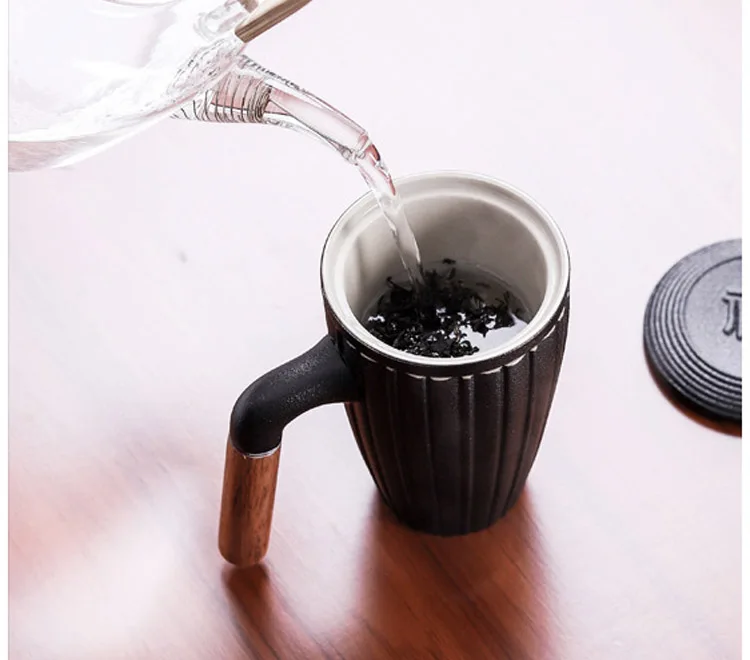 YeFine чайные чашки с заваркой чая, керамическая офисная кружка с фильтрами и крышкой, модные Дорожные Кружки с деревянной ручкой, чашки 300 мл
