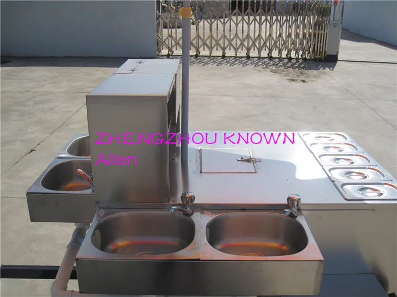 Hot dog cart with 4 sinks