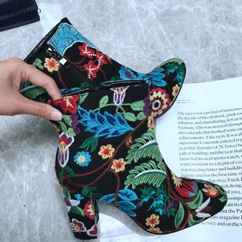 

ODS 2019 Ethnic Style Floral Lace Embroider Woman Winter Boots Retro Printing Thick High Heels Ankle Boots For Women Plus Size10