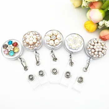 

2020 New Arrival 1 PC Top Quality Acrylic Retractable Nurse Badge Reel Fashion Rhinestone Pearl Students ID Card Badge Holder