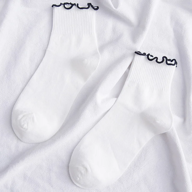 2018-women-socks-autumn-striped-heart-cotton-solid-color-lace-cute-dots-casual-breathable-white-women(12)