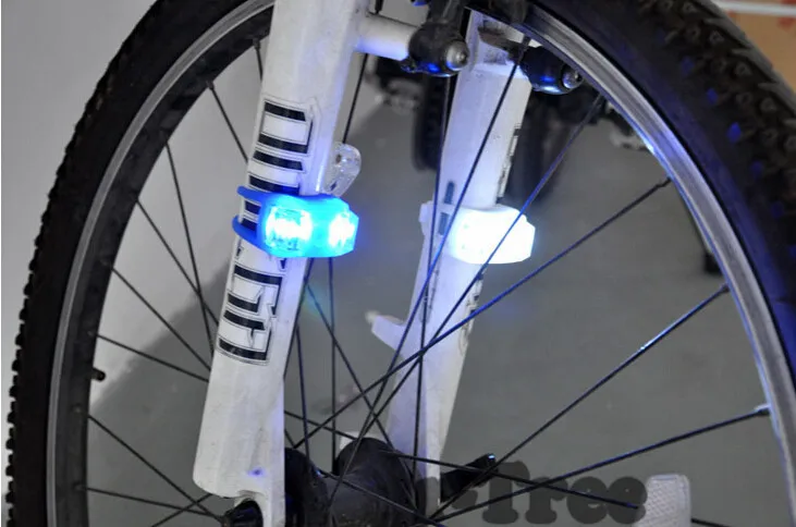 Best 1pcs Mini Waterproof Silicone mountain Bike Light Cycling Beetle Warning lights Front Rear Tail Lamp Bicycle light BL8023 2 Best 1pcs Mini Waterproof Silicone mountain Bike Light Cycling Beetle Warning lights Front Rear Tail Lamp Bicycle light BL8023 2