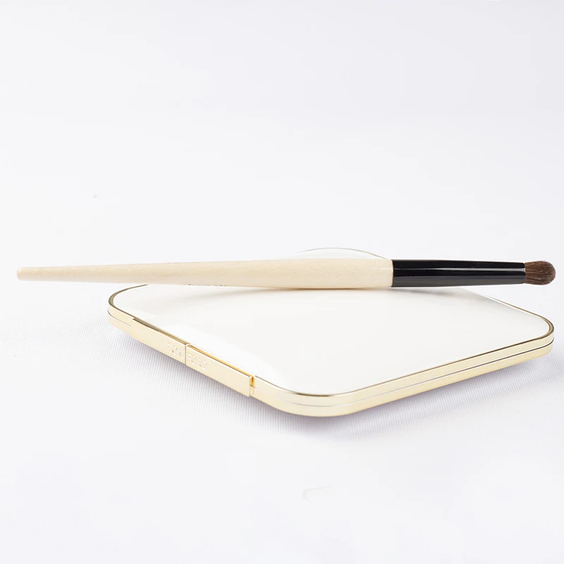 BOBBI BROWN EYE SMUDGE BRUSH _ 6