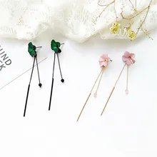 Korean temperament female long flowers, earrings, personality, simple, net red, tassel, ear line, fashion earrings. Korean temperament female long flowers, earrings, personality, simple, net red, tassel, ear line, fashion earrings.