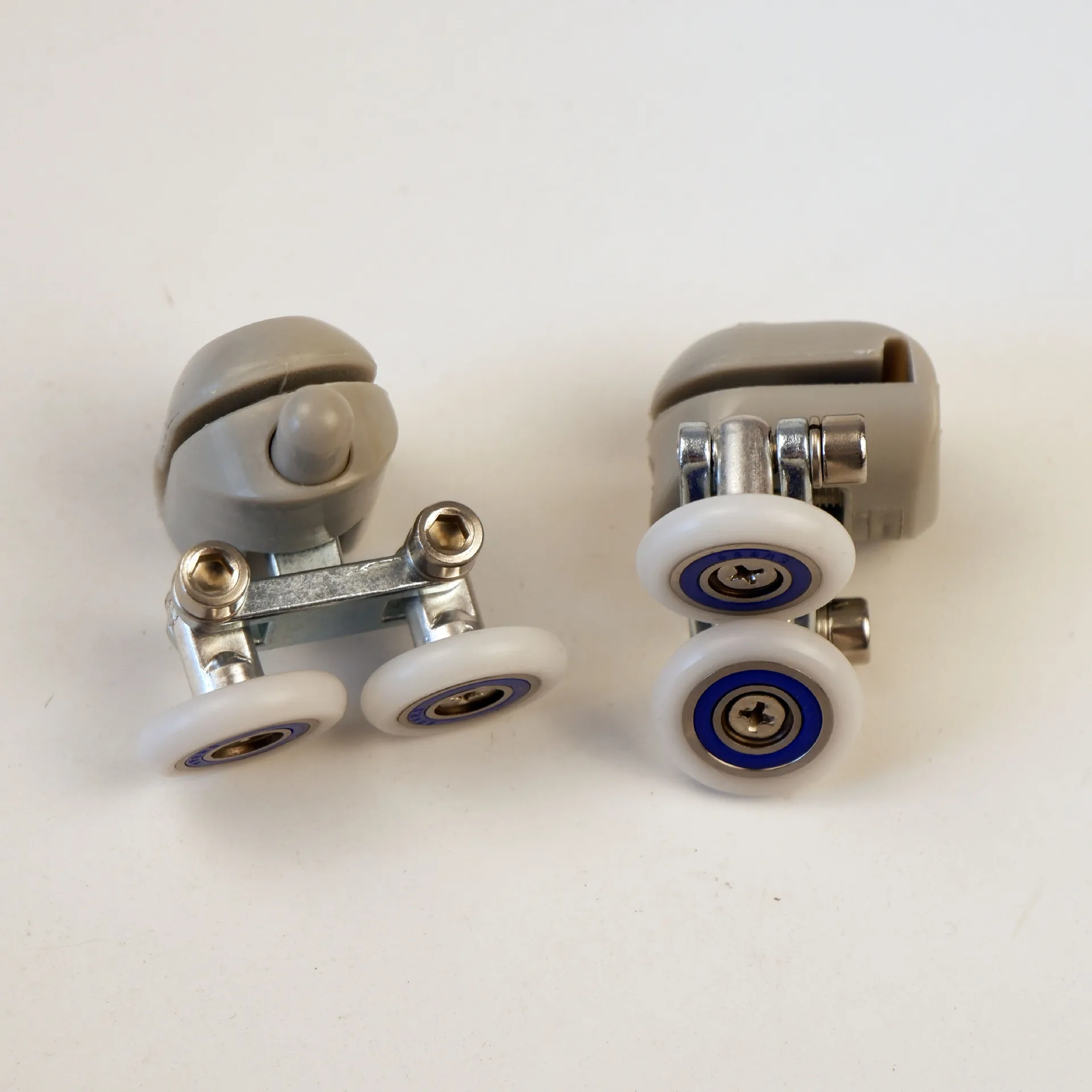 

2pcs Nylon double-wheel shower room pulley shower room fittings shower room swing wheel bathroom door moving fittings