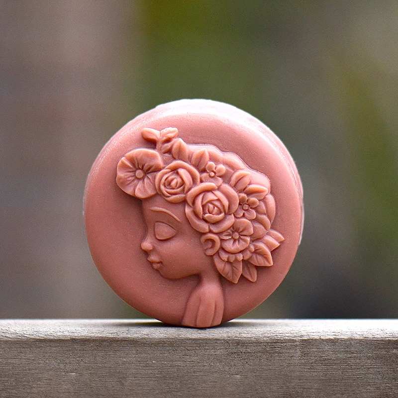 

Silicone Soap Mold Multifunction Candle Molds Round Shape with Girl Pattern Natural Handmade Chocolate Candy Mould
