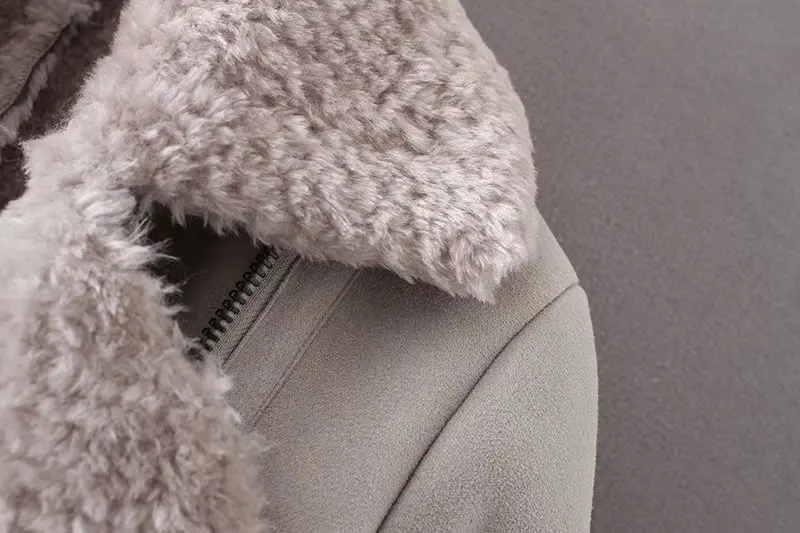 5082307269_1885467134