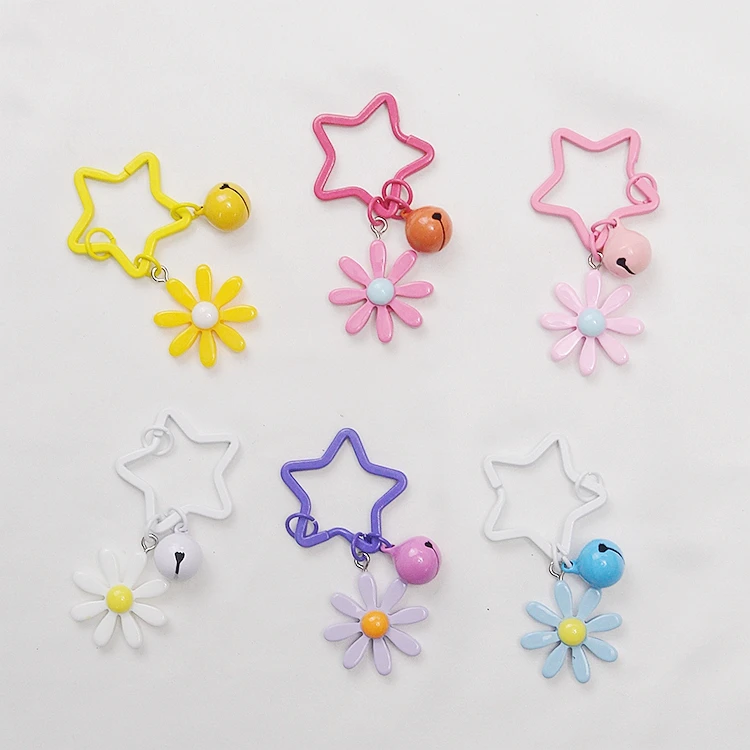 

Cute Star Tassels Daisy Flowers Cartoon Keychain For Women Trinket Key Chains Ring Car Bag Pendent Charm Child Toys D293