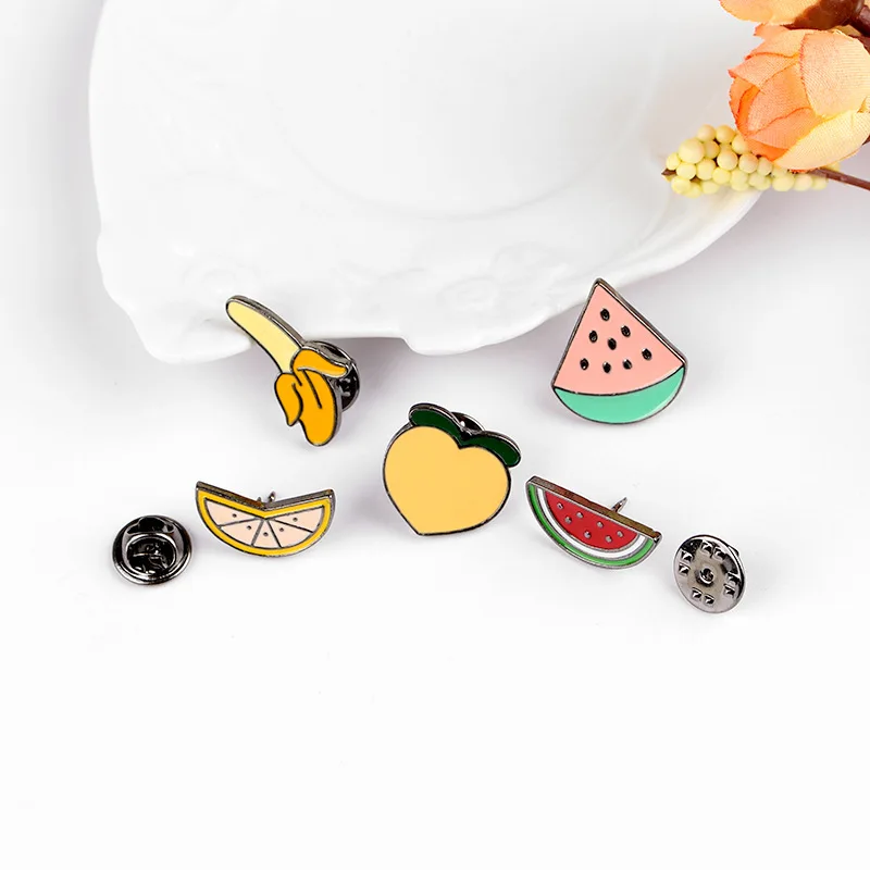 

Cartoon Fruit Enamel Brooches For Women Jewelry Pineapple Vegan Pin Men Denim Jackets Lapel Pins Metal Badge Hat Bag Button Kids