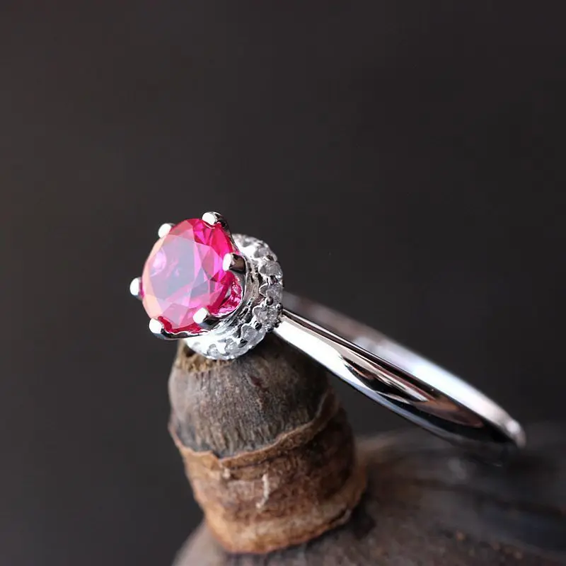 

S925 sterling silver fashion ring hand-set with red corundum opening woman's ring