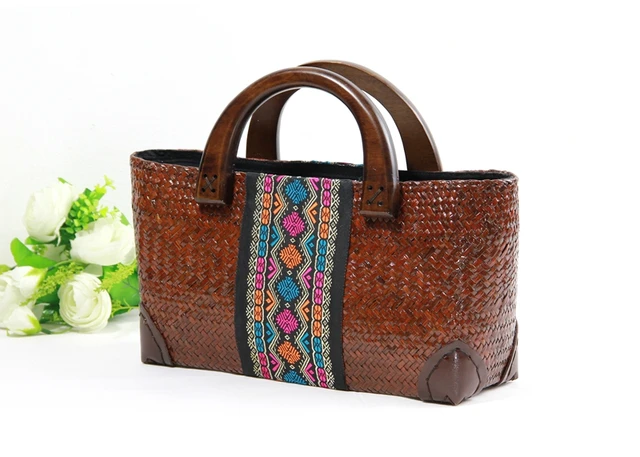 The New Thai Version Of Seaweed Handmade Handbags The New Thai Version Of Seaweed Handmade Handbags Fashion Wooden Handle Handbag Retro Travel