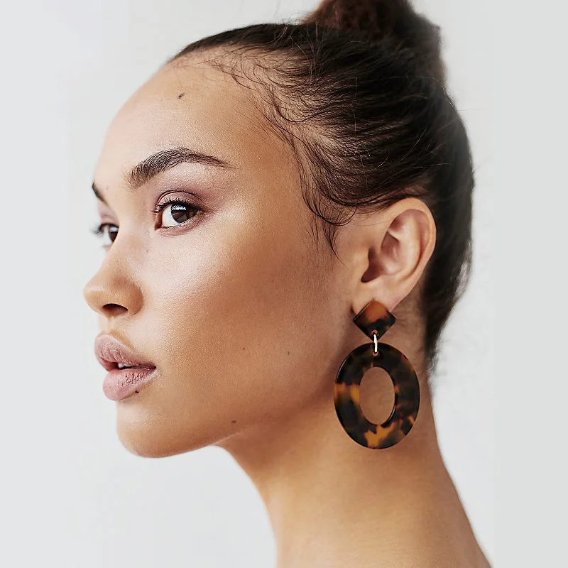 

Trending Fashion Tortoiseshell Oval Texture bohemian Pendant Drop acrylic Earrings Resin Material Vintage Women Brincos Za