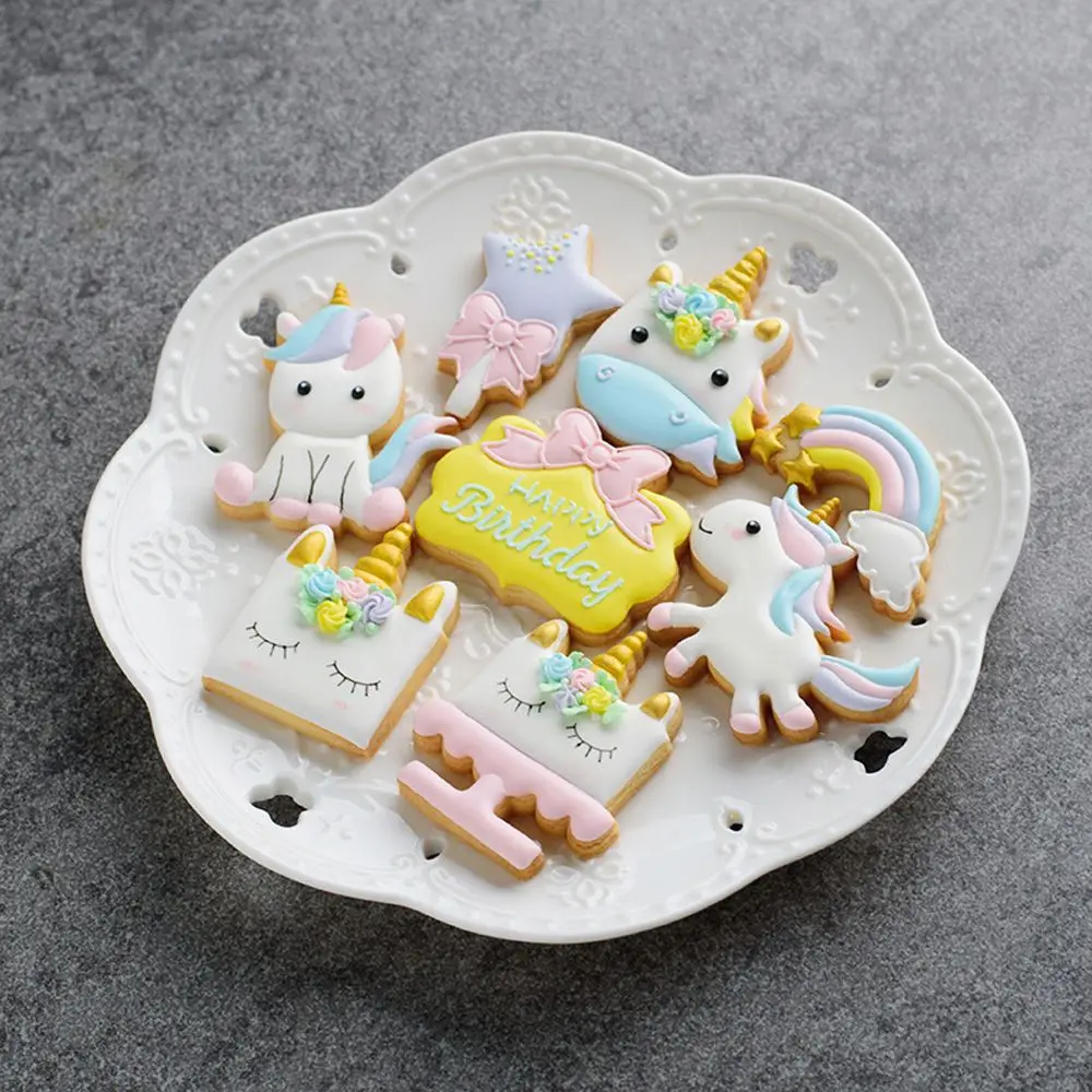 

6/8 pcs Unicorn Cookie Biscuit Embossing Mould Sugarcraft Cake Cutters Mold Decor Food-grade Plastic DIY Crafts Baking Tool