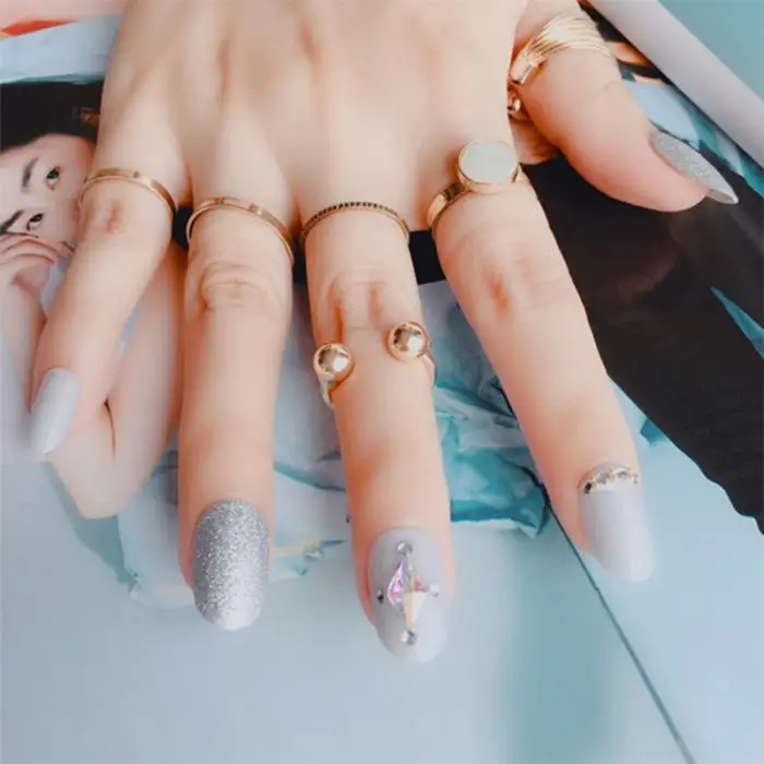 24PCS New arrival False Nails with glue Shiny Silver Glitter Rhinestones Decor Fake Nails Full Cover Short artificial nails Tips