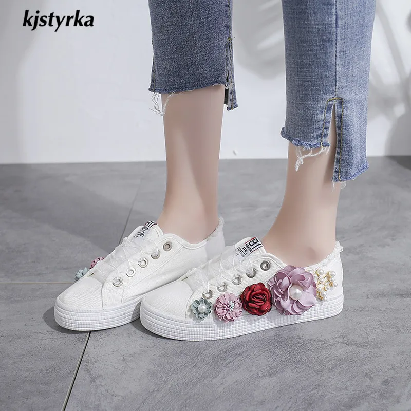 

Kjstyrka zapatos mujer 2019 women flats Flowers pearl platform round toe Solid color lace-up flat Rubber ladies sneakers
