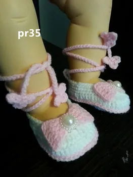 

crochet baby shoes for a welcoming newborn