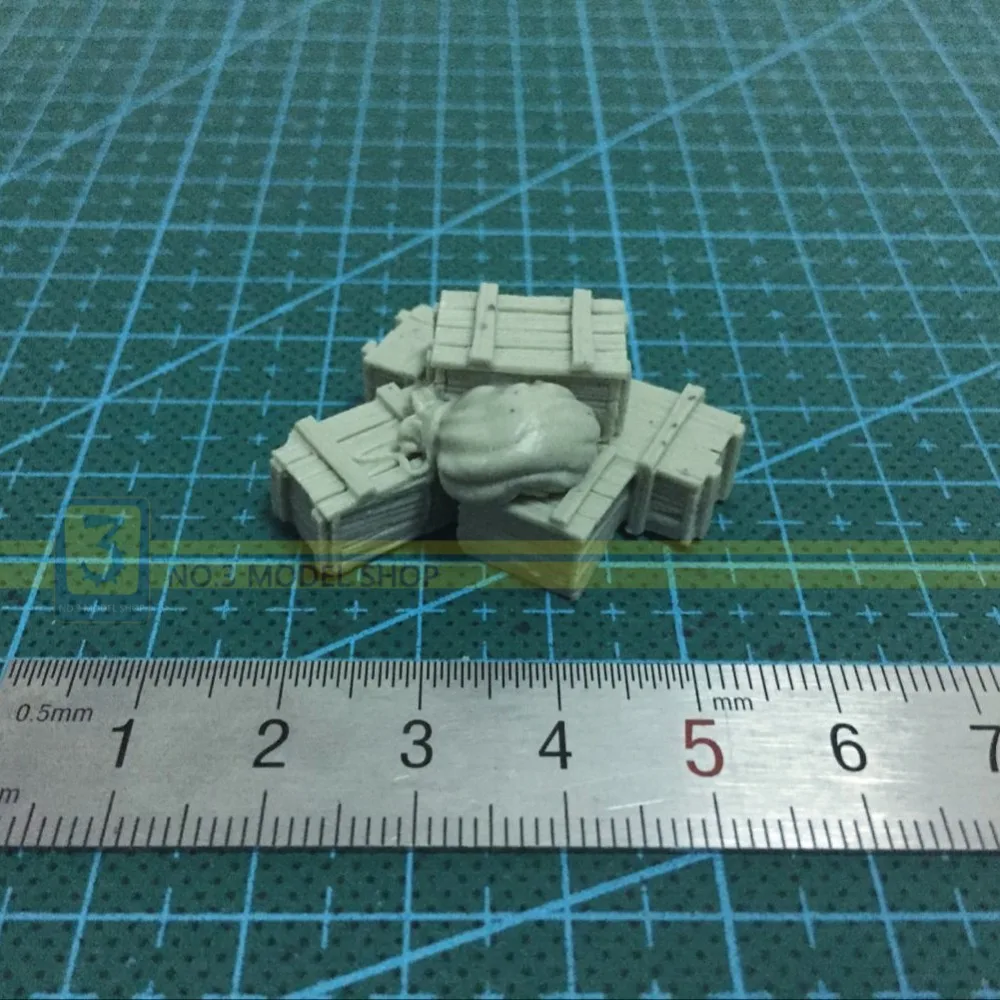 

1/35 Resin Models Soldiers Scene Accessories Ammunition Boxes And Bags Resin Model Free Shipping