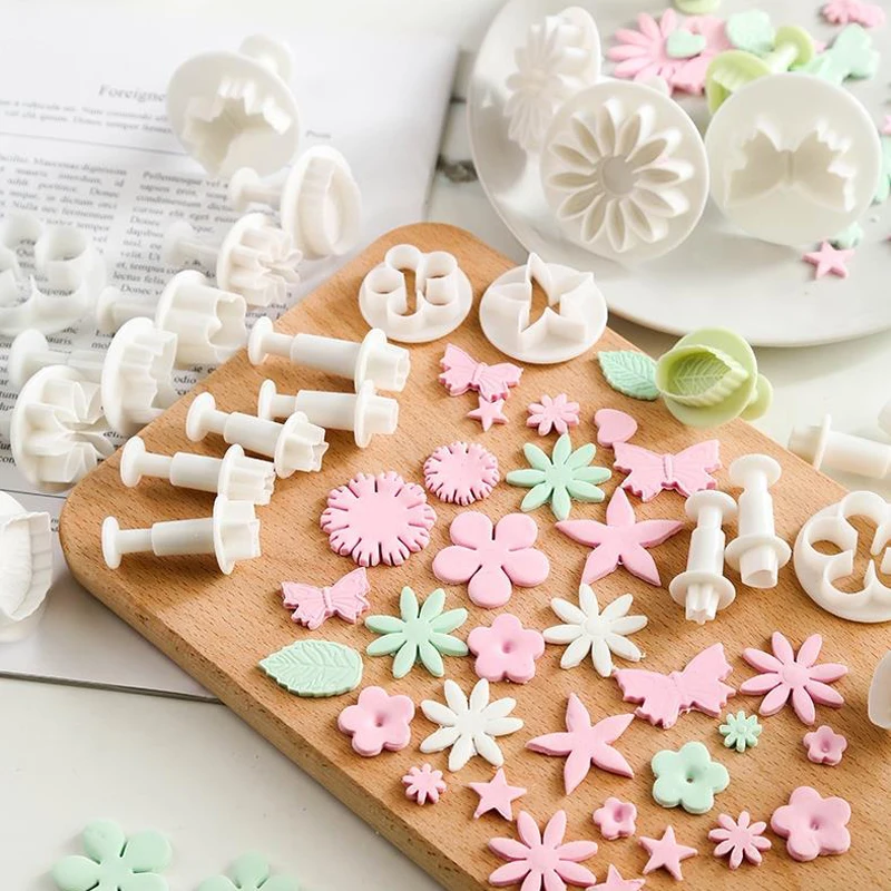 

3/4/7pcs Sugarcraft Fondant Cutter Plastic Cake Mold Fondant Cake Decorating Plunger Mini Star Plum Blossom Mold Butterfly Hear
