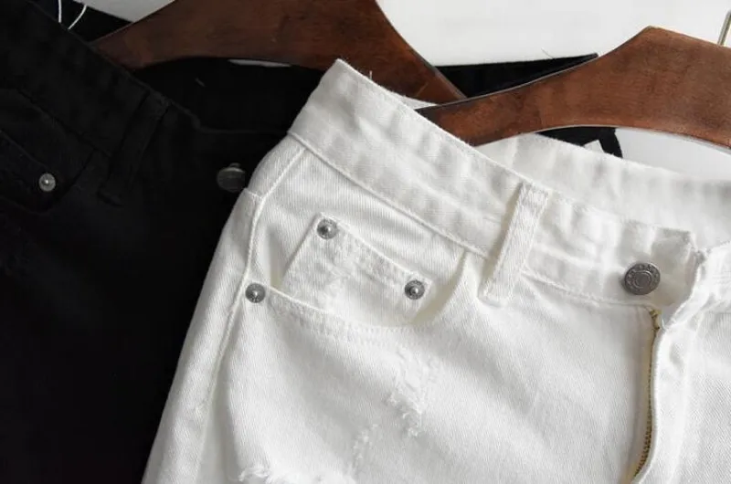 Бренд Винтаж мужские летние джинсовые шорты черный, белый цвет Классические мотобрюки Большой отверстие хлопок шорты по колено джинсы для