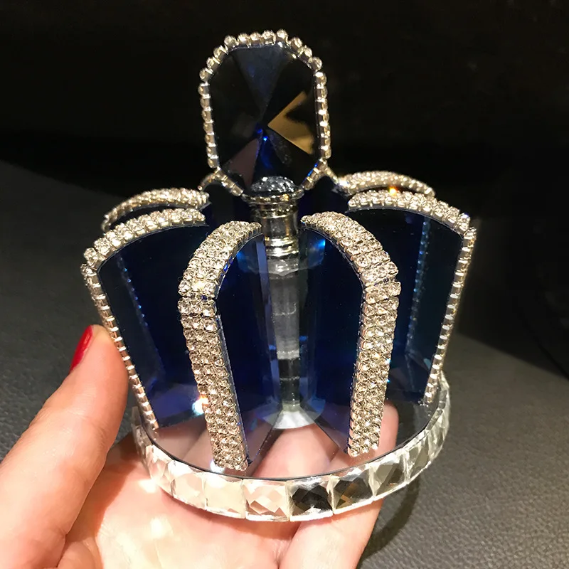 

Fashion Crystal Crown decoration Creative Car perfume base car decoration home decoration accessories modern Crown miniature fig