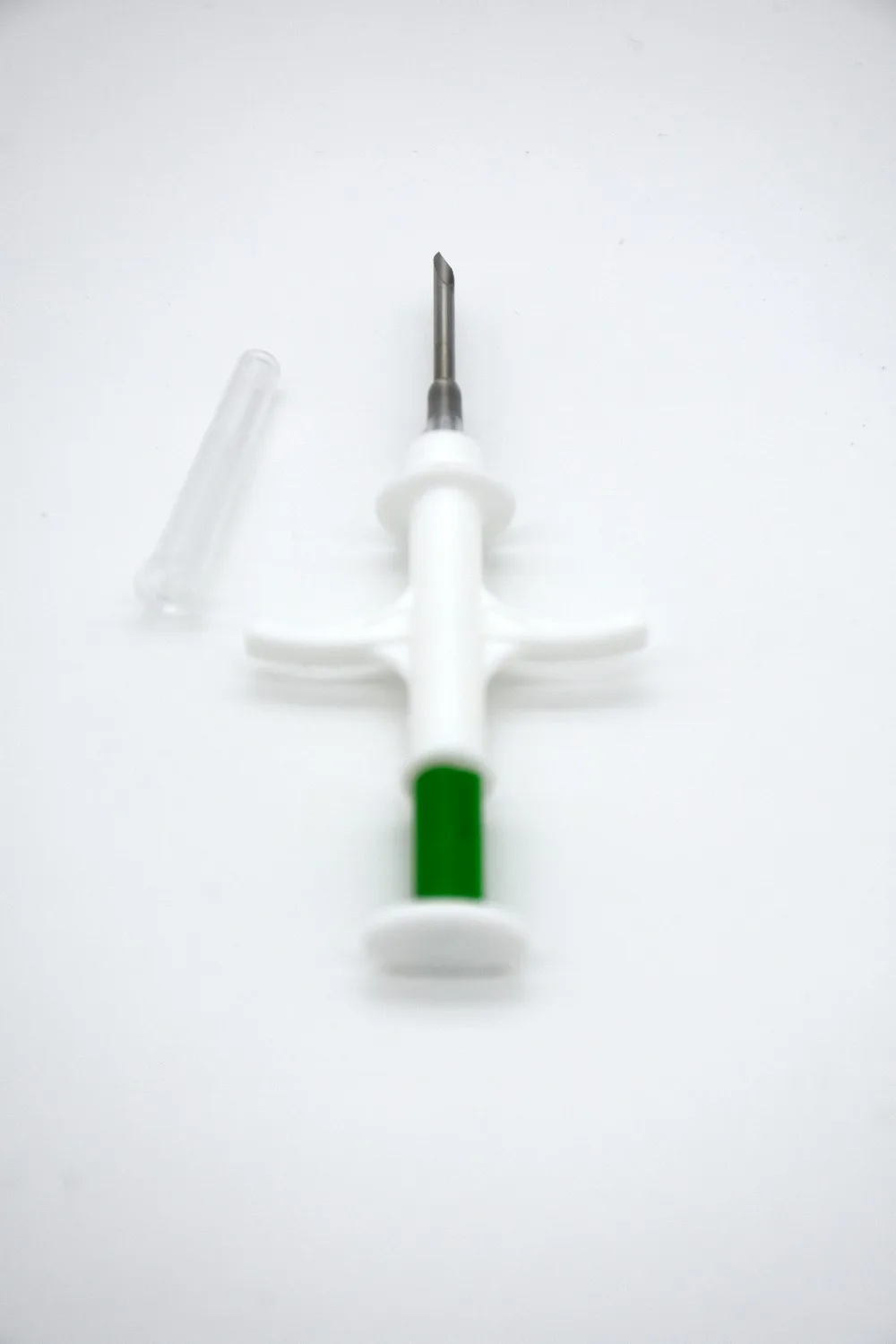 

1.4*8 100PCS/lot FDX-B ISO11784/785 RFID Id Injector Pet Glass Tag Microchip Syringe for animals chip Pig Cow Cattle Horse Dog