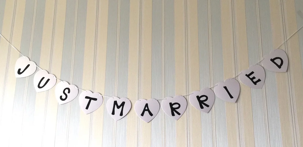 14x14cm banner JUST MARRIED black letters white color background ...