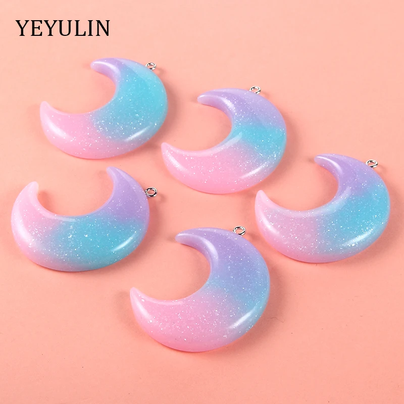

New Arrival Resin Crescent Moon Charms Pendant Cute Dream Crystal Necklace Pendant For Girls DIY Accessories 35*34mm