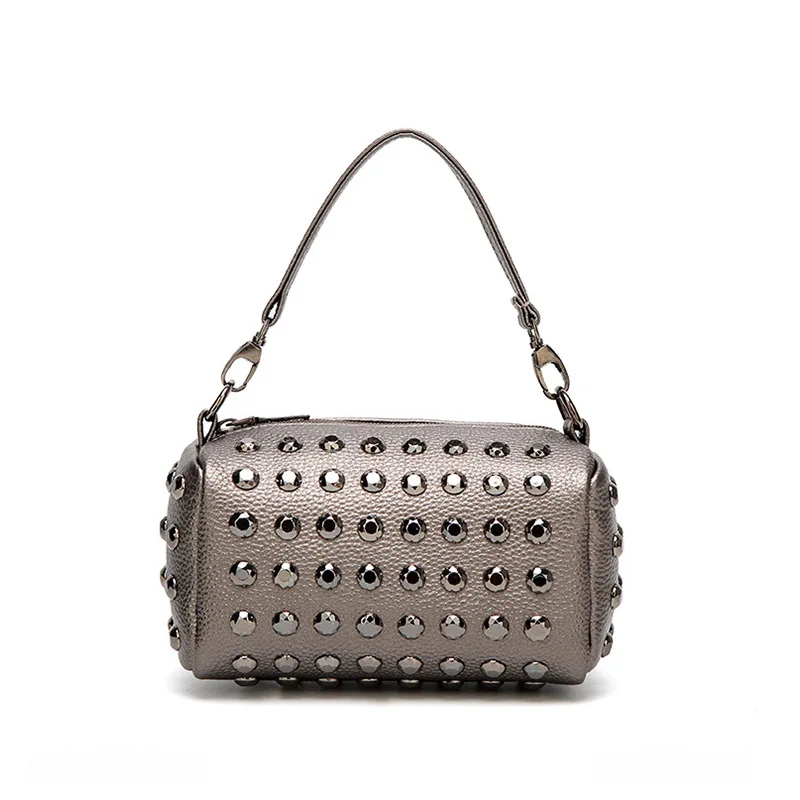 

SUONAYI brand chain shoulder bag for women small handbag purse with rivets female tassel crossbody bags mini clutch silver/Black