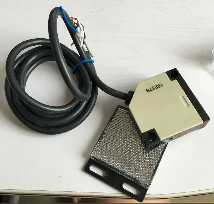E3JKR4M1 E3JKR4M2 E3JKDS30M1 Retroreflective photoelectric sensor Proximity switch 1.5M cable detect distance 4M