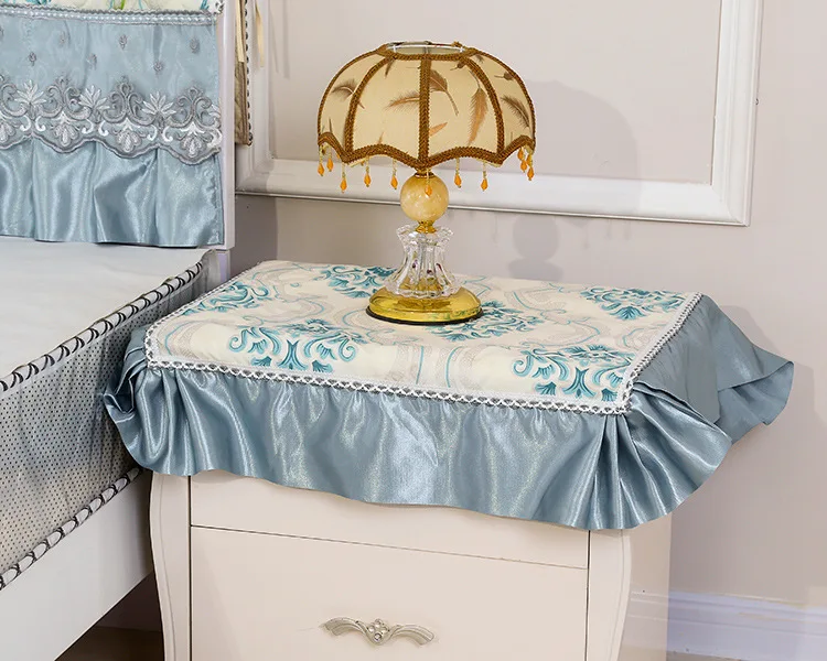 

The silk is soft, and the wash is not faded. The rectangular dust cloth The bed cover is covered with a cover towel.1pcs