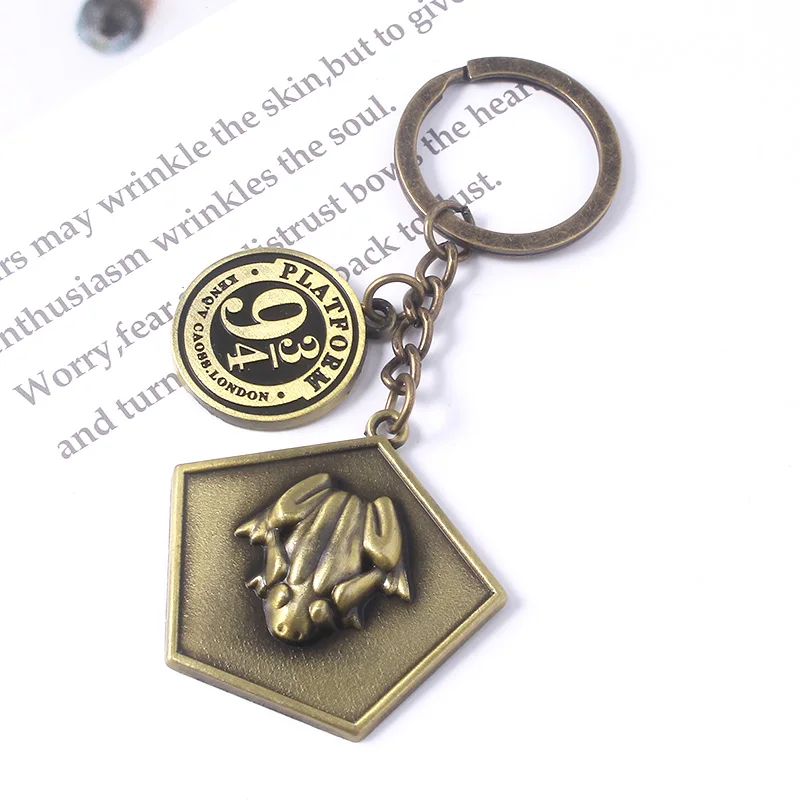 

Movie HP 9 3/4 platform logo ladies key chain retro frog pendant Man car key personalized gift to fans Jewelry Digital Keyring
