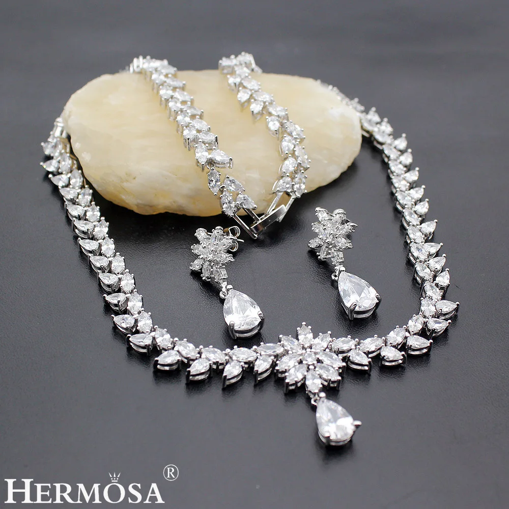 

Hermosa Jewelry Fashion Set 925 Sterling Silver women Necklace + Earrings 16 inches QA03